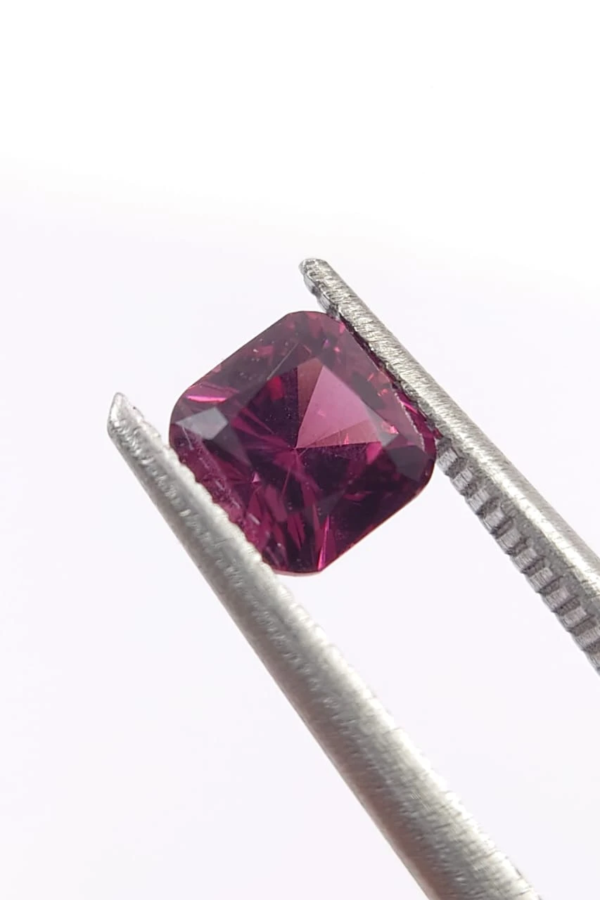 1.08ct Natural Pinkish Red Malaya Garnet Loose Gemstone From Tanzania — view 3